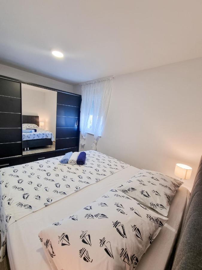 Apartment Ane 2 Tisno Eksteriør bilde