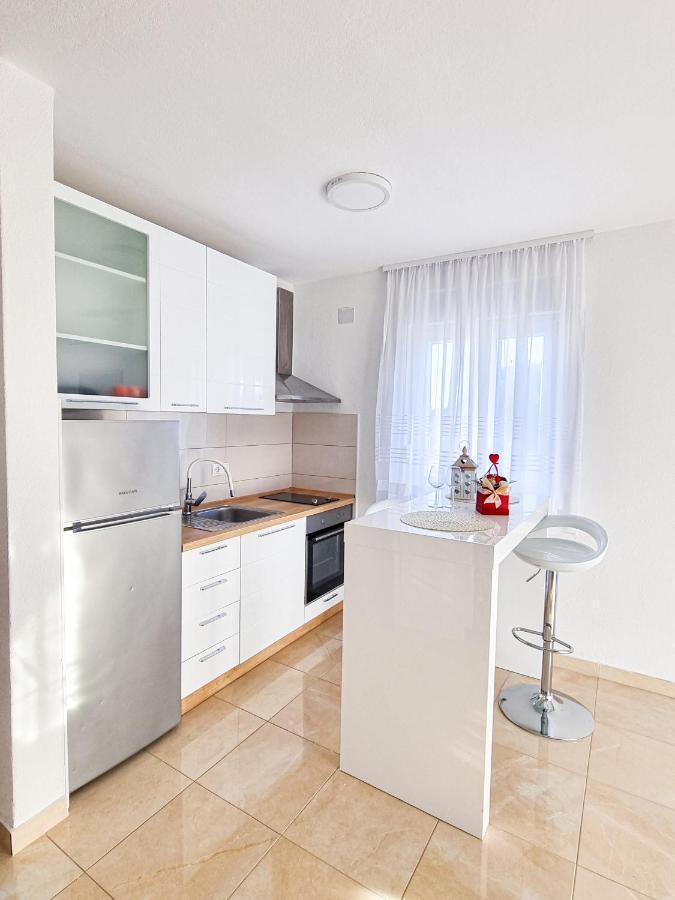 Apartment Ane 2 Tisno Eksteriør bilde